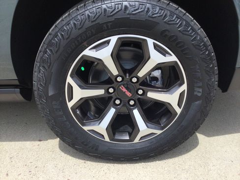 New 2026 GMC Yukon XL AT4 Ultimate AWD/4WD image 5
