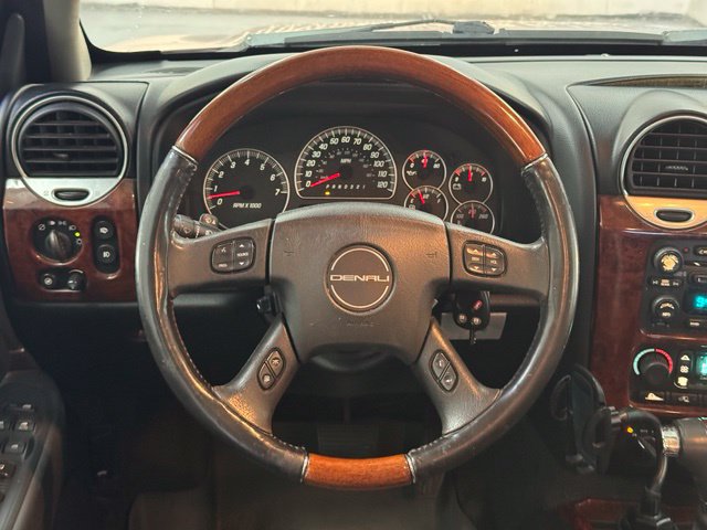 Used 2008 GMC Envoy Denali w/ Sun And 6-Disc Cd Package AWD/4WD image 11