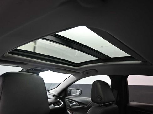 Used 2023 Chevrolet Malibu LT image 13