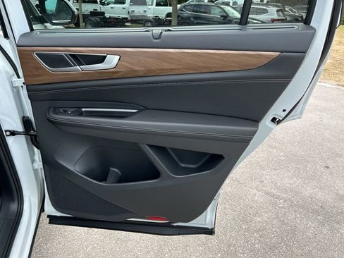 New 2026 Volkswagen Atlas SE image 47