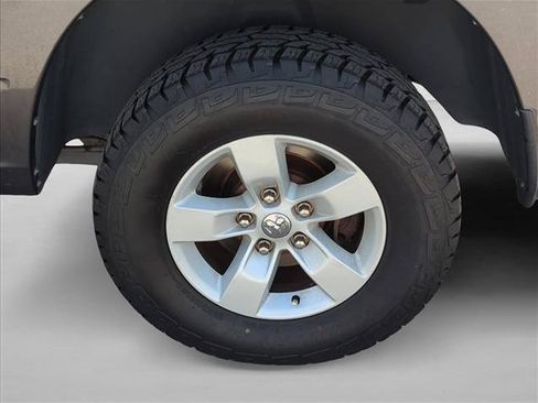 Used 2016 RAM 1500 Classic SLT RWD image 9