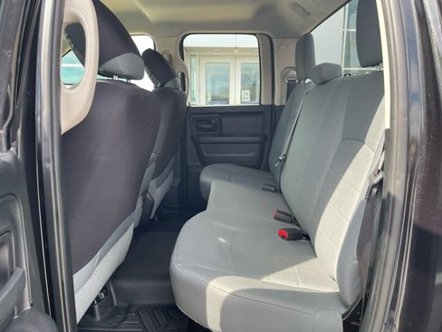 Used 2017 RAM 1500 Express w/ Black Ram 1500 Express Group image 10