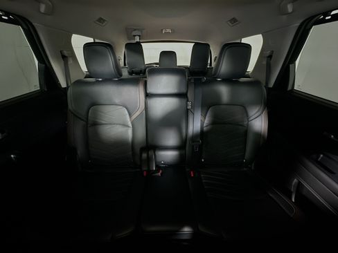 Used 2024 Nissan Pathfinder Platinum w/ Cargo Package AWD/4WD image 30