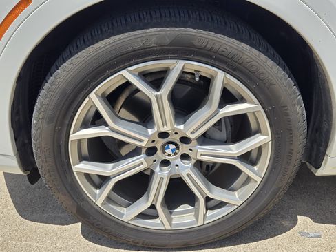 Used 2019 BMW X7 xDrive40i w/ Cold Weather Package AWD/4WD image 9
