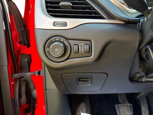 Used 2017 Jeep Cherokee Limited AWD/4WD image 19