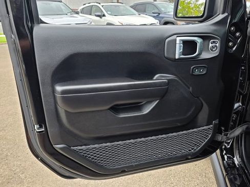 Used 2021 Jeep Gladiator Sport AWD/4WD image 19