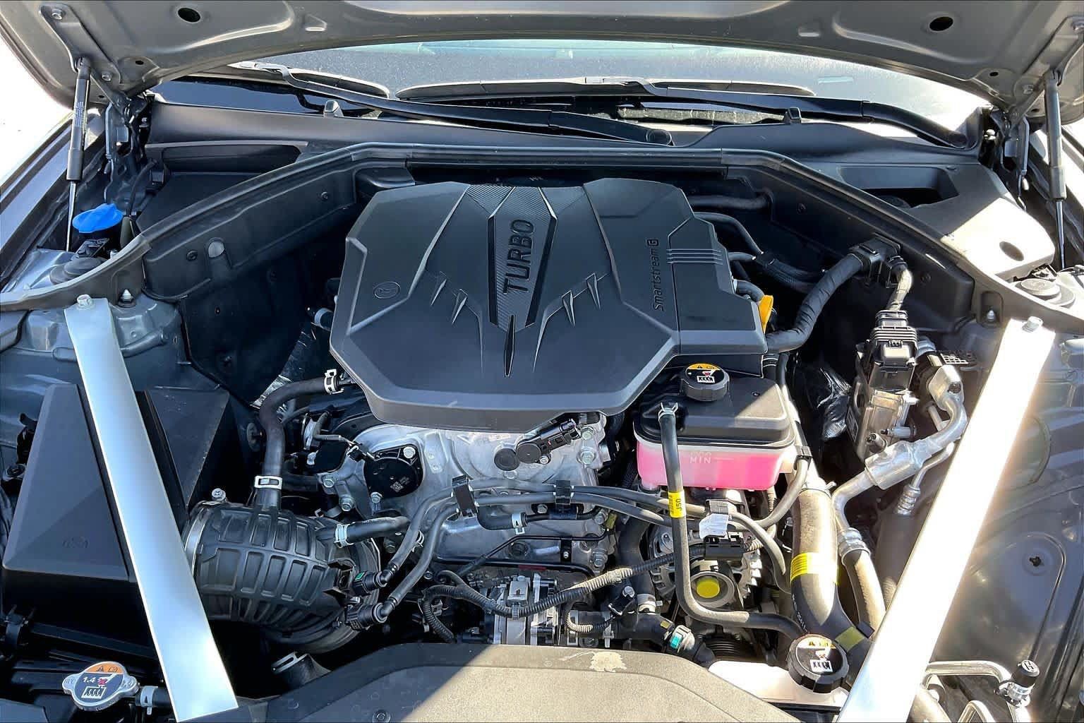 Used 2025 Genesis G70 2.5T RWD image 31