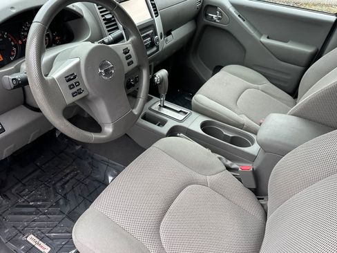 Used 2019 Nissan Frontier SV image 11