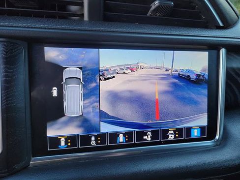 Used 2021 GMC Yukon XL Denali w/ Denali Premium Package image 17