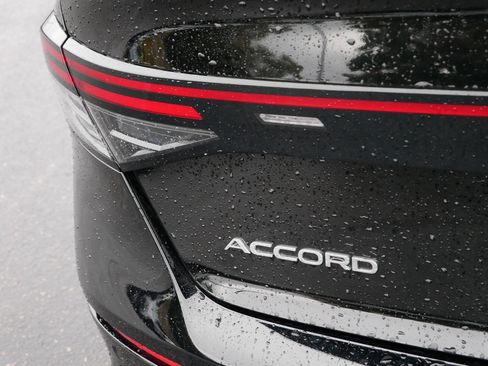 Certified 2025 Honda Accord EX-L image 17