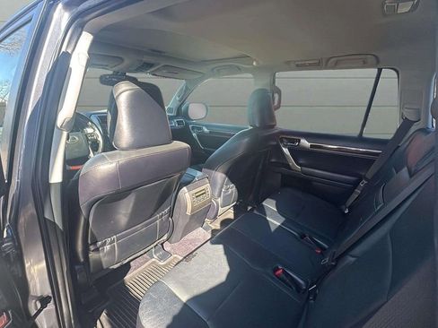 Used 2017 Lexus GX 460 Premium w/ Premium Package AWD/4WD image 12