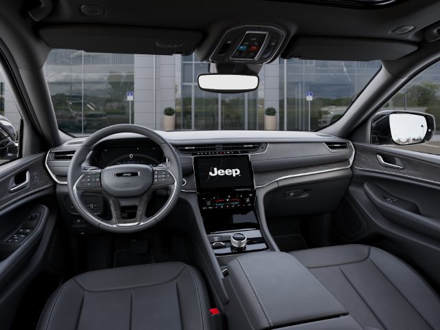 Used 2025 Jeep Grand Cherokee L Limited w/ Trailer Tow Package AWD/4WD image 15