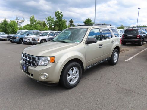 Used 2010 Ford Escape XLT FWD image 3