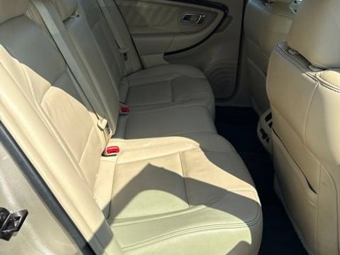Used 2018 Ford Taurus Limited FWD image 18