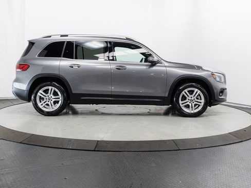 Used 2023 Mercedes-Benz GLB 250 4MATIC image 32