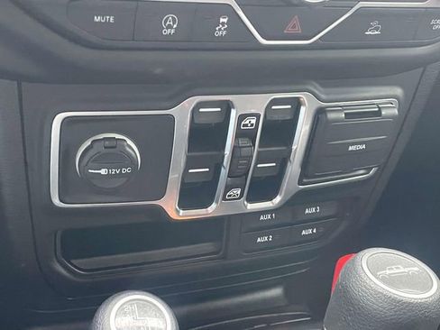 Used 2021 Jeep Gladiator Sport AWD/4WD image 20