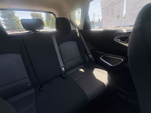 Used 2025 Kia Soul LX w/ LX Technology Package FWD image 35