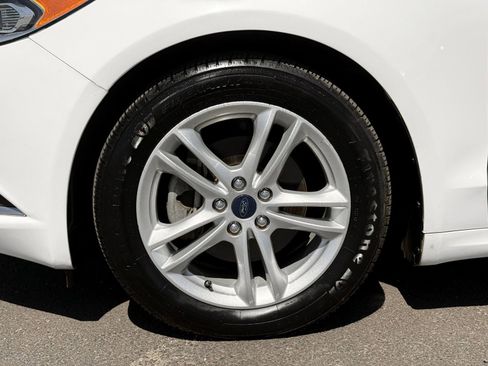 Used 2018 Ford Fusion SE w/ Equipment Group 602A FWD image 11