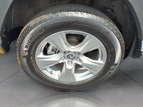 Certified 2025 Toyota RAV4 XLE AWD/4WD image 29