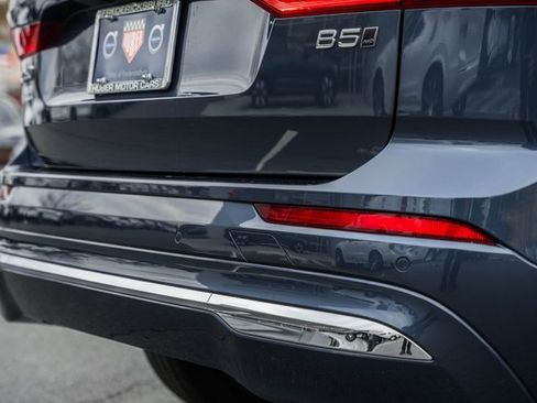 Used 2023 Volvo XC60 B5 Ultimate w/ Climate Package image 6