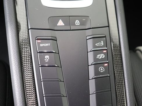 Used 2025 Porsche 718 Cayman image 31