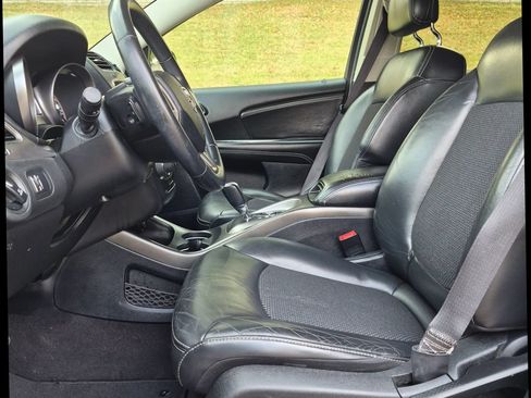 Used 2017 Dodge Journey Crossroad FWD image 15