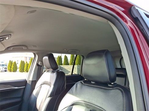 Used 2023 Jeep Grand Cherokee Limited image 13