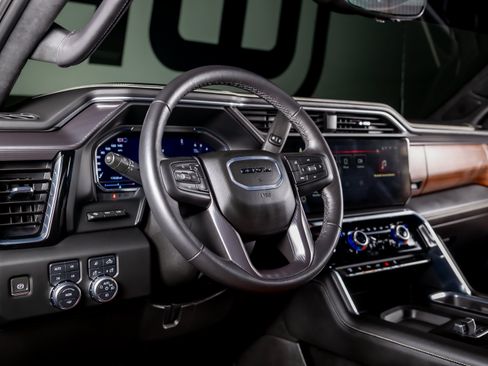 Used 2024 GMC Sierra 3500 Denali Ultimate AWD/4WD image 36