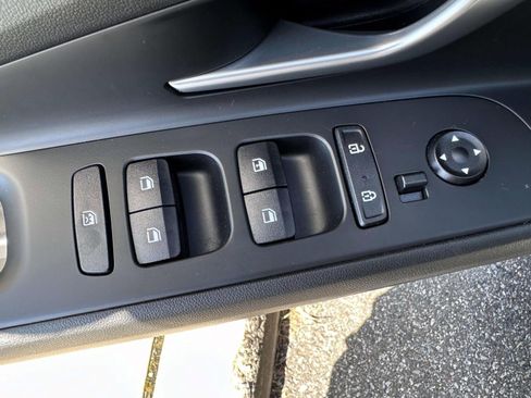 Used 2023 Hyundai Elantra SE FWD image 10