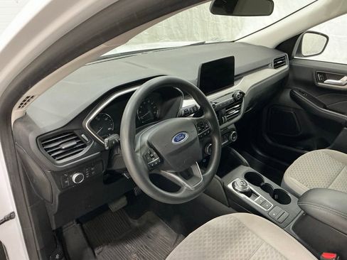Used 2021 Ford Escape SE image 10