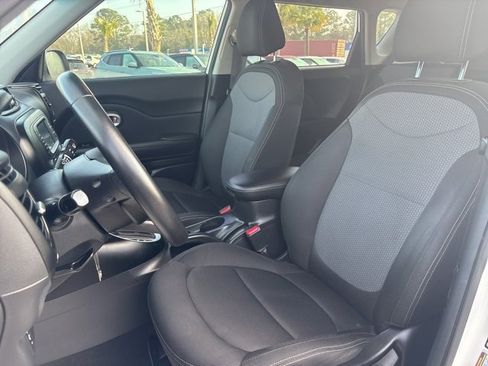 Used 2017 Kia Soul + w/ Designer's Package image 11