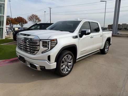 Used 2023 GMC Sierra 1500 Denali Ultimate image 1
