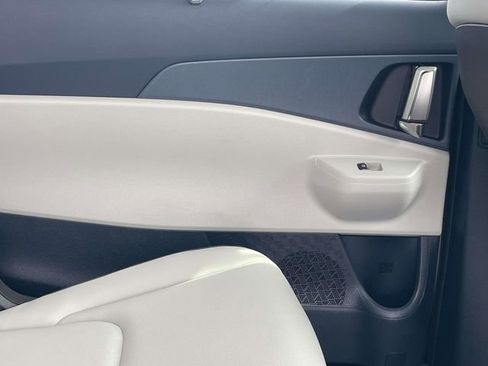 New 2026 Kia Carnival EX FWD image 21