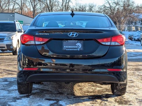 Used 2015 Hyundai Elantra SE w/ Option Group 03 image 8
