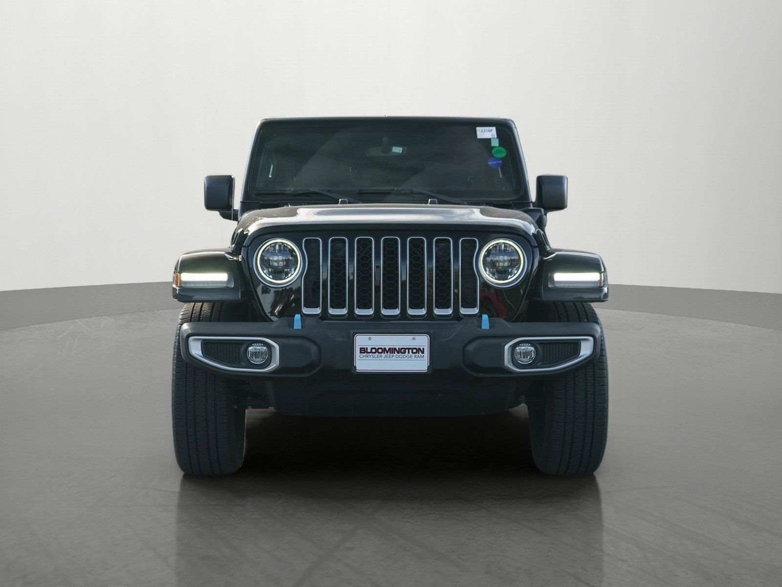 Used 2023 Jeep Wrangler Unlimited Sahara w/ Cold Weather Group AWD/4WD image 2