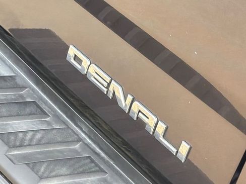 Used 2015 GMC Sierra 1500 Denali w/ Driver Alert Package AWD/4WD image 10