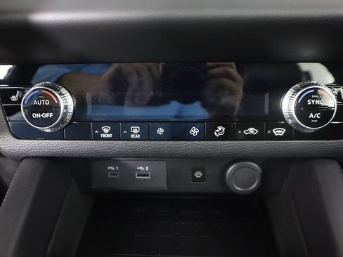 Used 2024 Mitsubishi Outlander SE AWD/4WD image 45