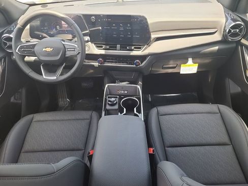 New 2026 Chevrolet Equinox LT w/ Convenience Package II FWD image 11
