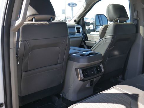 Used 2025 Ford F350 Platinum w/ Platinum Plus Package image 32