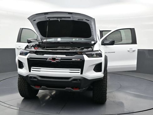 Used 2025 Chevrolet Colorado ZR2 AWD/4WD image 33