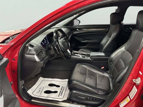 Used 2018 Honda Accord Sport image 14