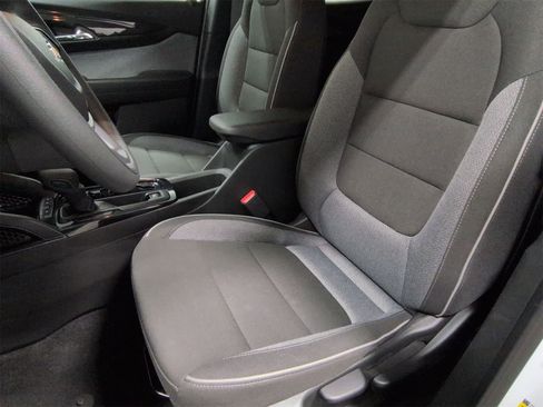 Used 2025 Chevrolet TrailBlazer LT image 17