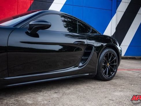 Used 2018 Porsche 718 Cayman RWD image 26