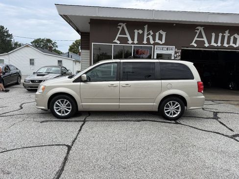 Used 2014 Dodge Grand Caravan SXT FWD image 6