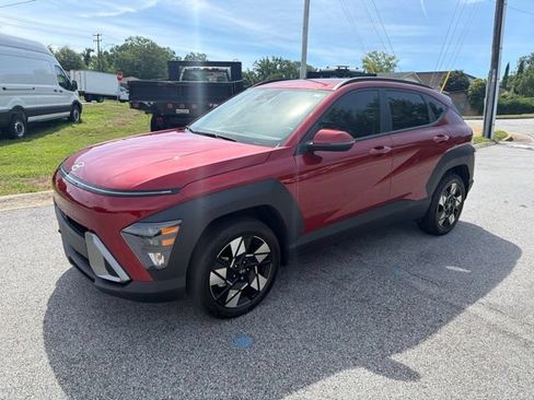 Used 2025 Hyundai Kona SEL AWD/4WD image 1