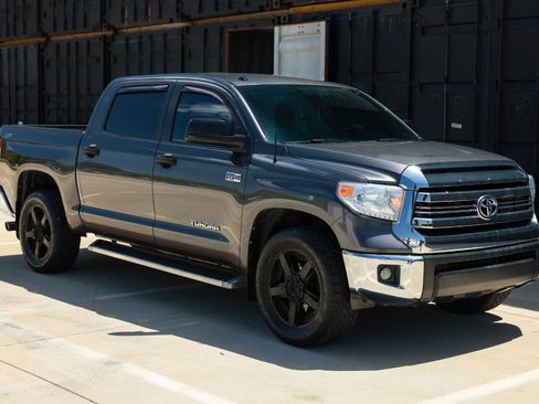 Used 2016 Toyota Tundra SR5 w/ SR5 Upgrade Package RWD image 17