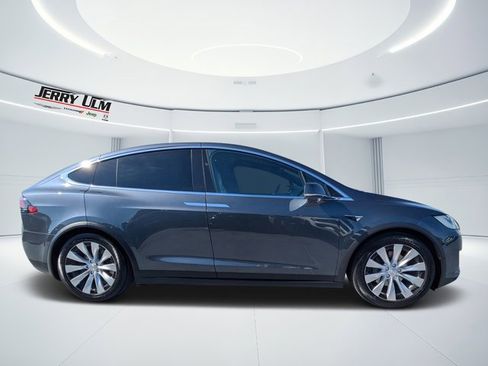 Used 2019 Tesla Model X 100D image 2