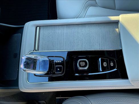 New 2026 Volvo XC90 B5 Plus w/ Protection Package image 10