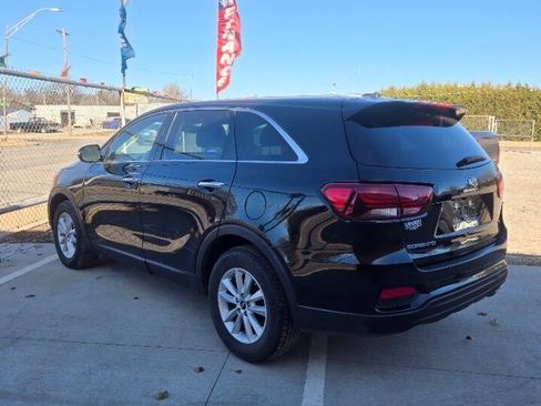 Used 2020 Kia Sorento FWD V6 image 4