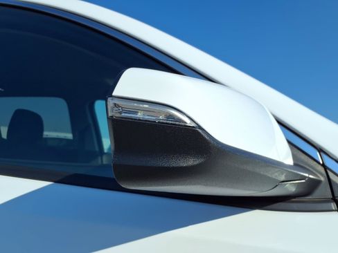 Used 2023 GMC Terrain SLE FWD image 2